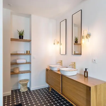 Libertitu فندق مبيت وإفطار بايون